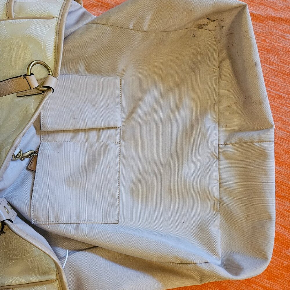 Beautiful Coach Bag - Picture 16 of 17